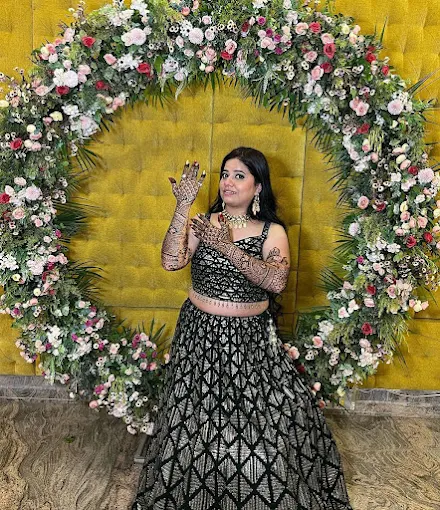 The Mehndi artist