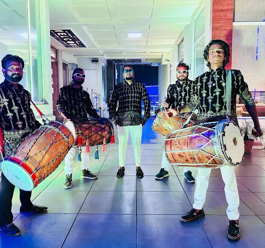 Deepak Punjabi Dholis Group - Best Dhol Wala