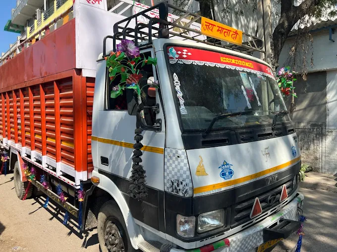 Kashi world Packers and movers delhi