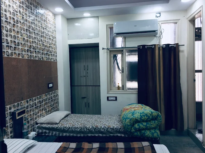 Home Living PG & Accommodation
