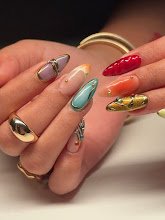 Glossy Nails & Academy