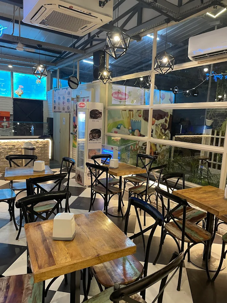 Jal Mahal Ice Cream Cafe