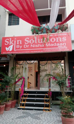 Dr. Nisha Madaan - Best Dermatologist