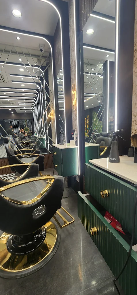 Iconic Luxury Family Salon & Makeup