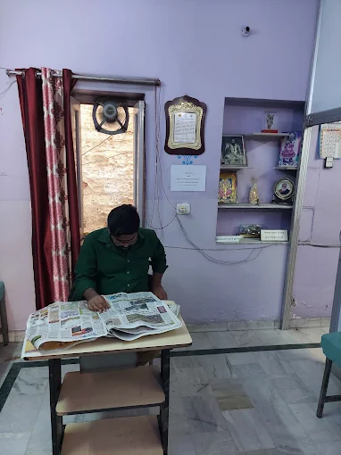 Dr Gyaneshwar Kalla