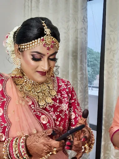 Sizzlin sally Sunita makeovers & academy