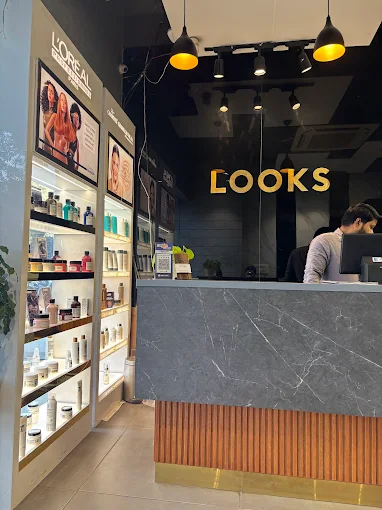 Looks Salon