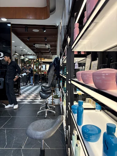 NOI TRE Salon