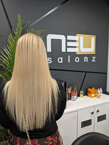 NOI TRE Salon
