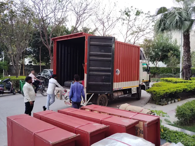 GOLDEN INTERNATIONAL PACKERS & MOVERS