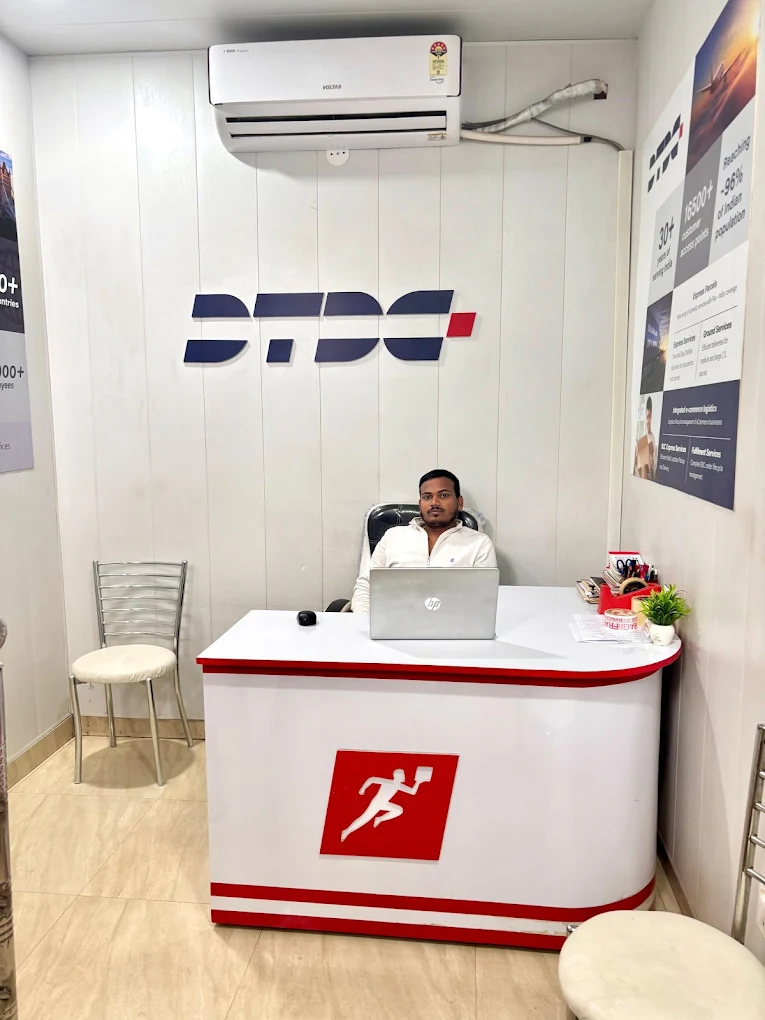 Domestic & International Couriers