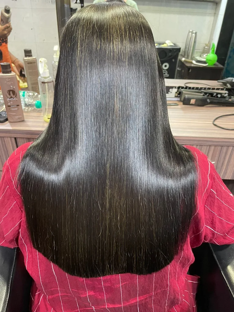 Aroma beauty parlour ( only ladies)