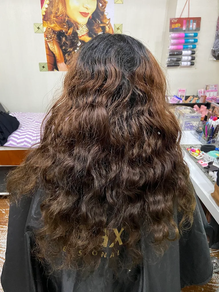HEENA BEAUTY SALON & ACADEMY (Ladies only)