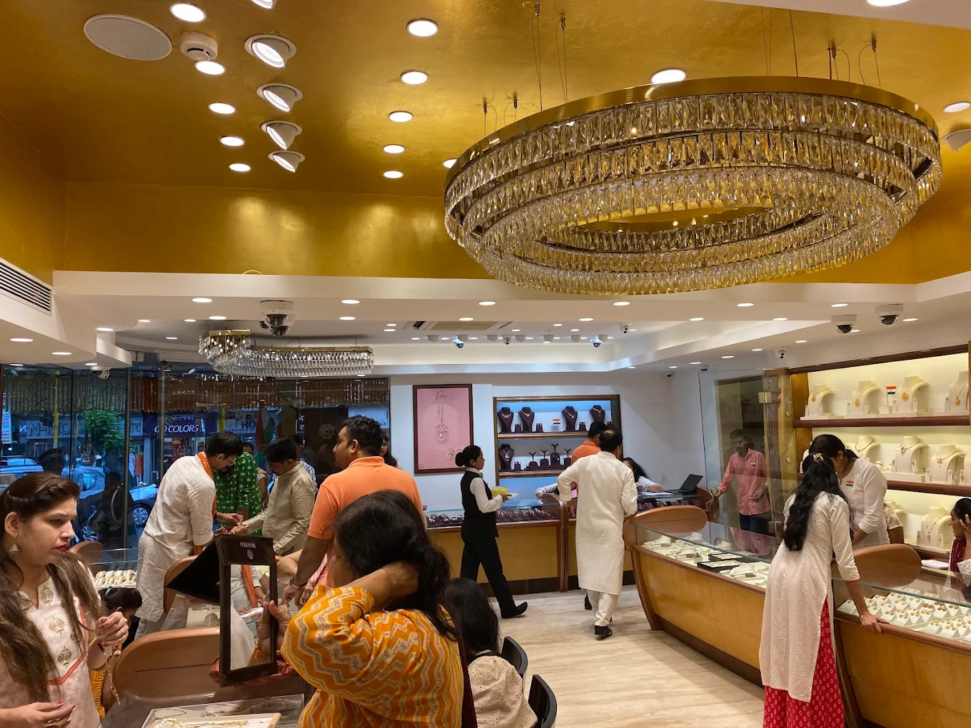 Manubhai Jewellers - Flagship Store