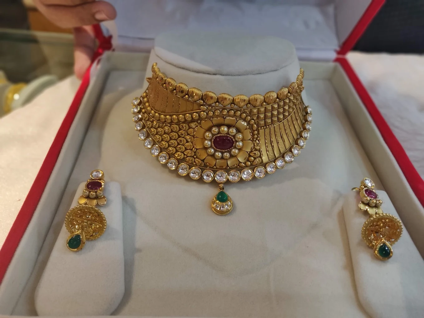 Swastik Jewellers Exclusive Jewelry