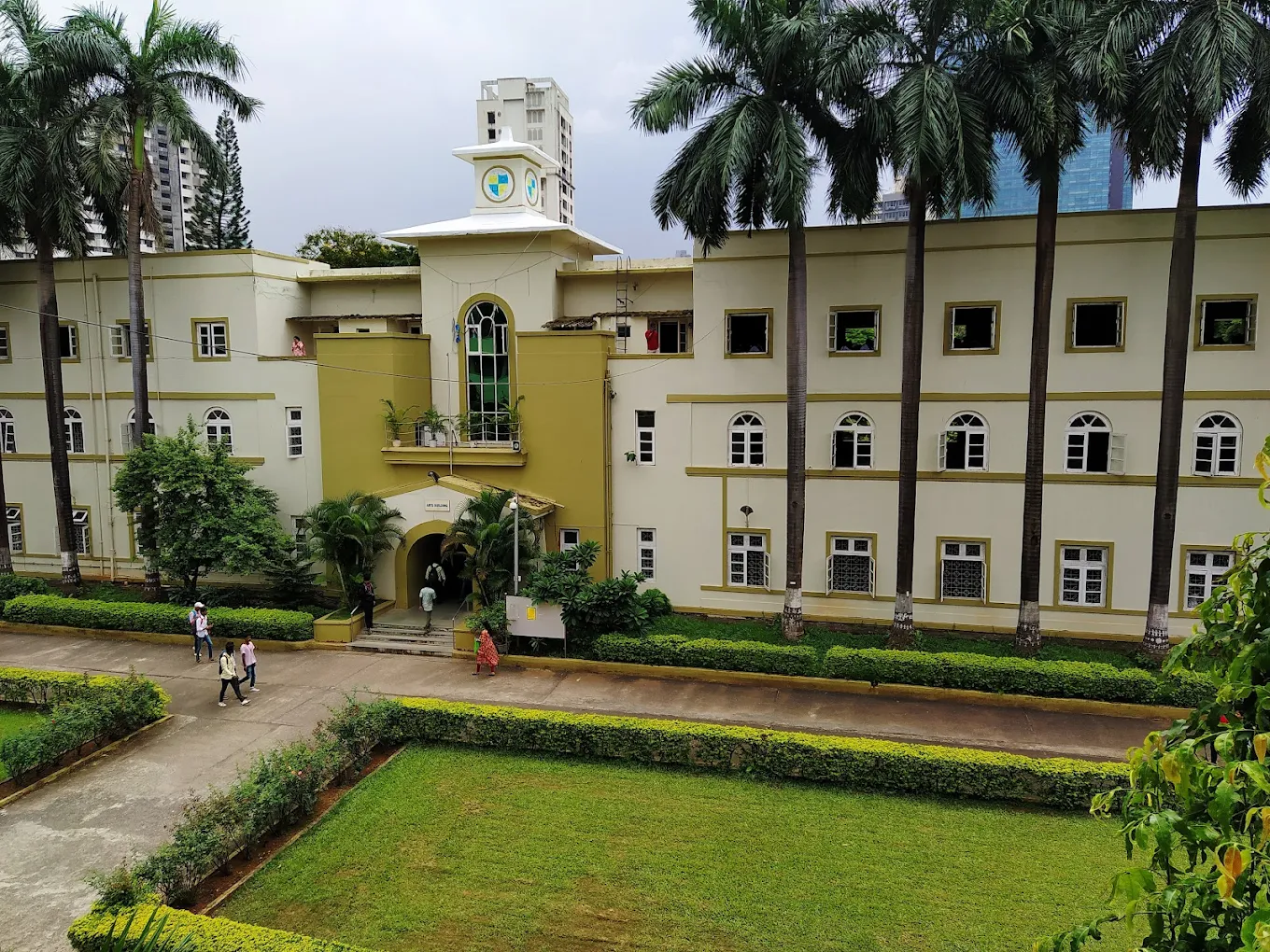 D.G. Ruparel College of Arts, Science and Commerce