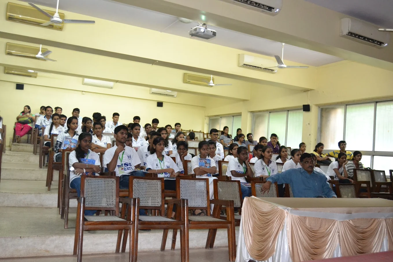 M D College of Arts, Science and Commerce