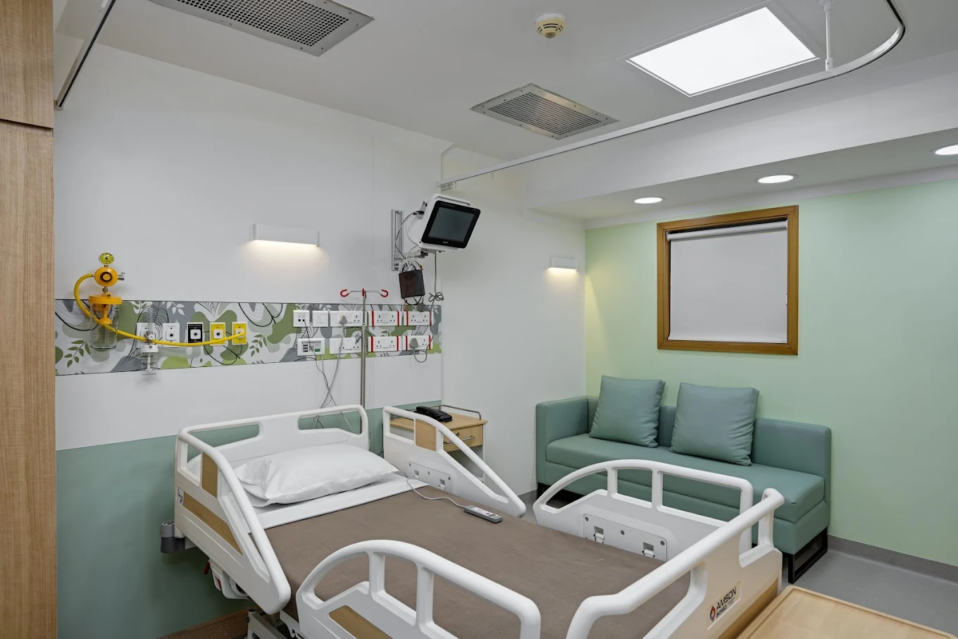Fortis S L Raheja Hospital