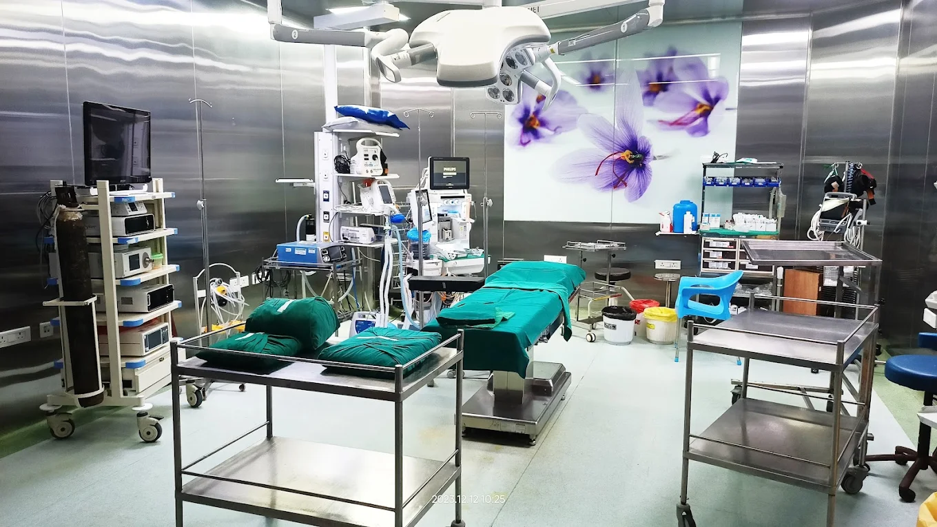 Fortis S L Raheja Hospital
