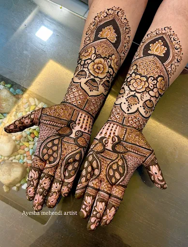 Ayesha Mehendi Art