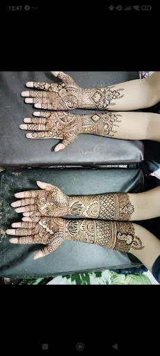 Priya Mehndi Artist