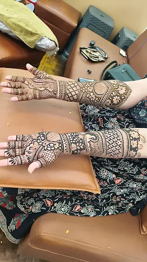 Nisha Mehendi