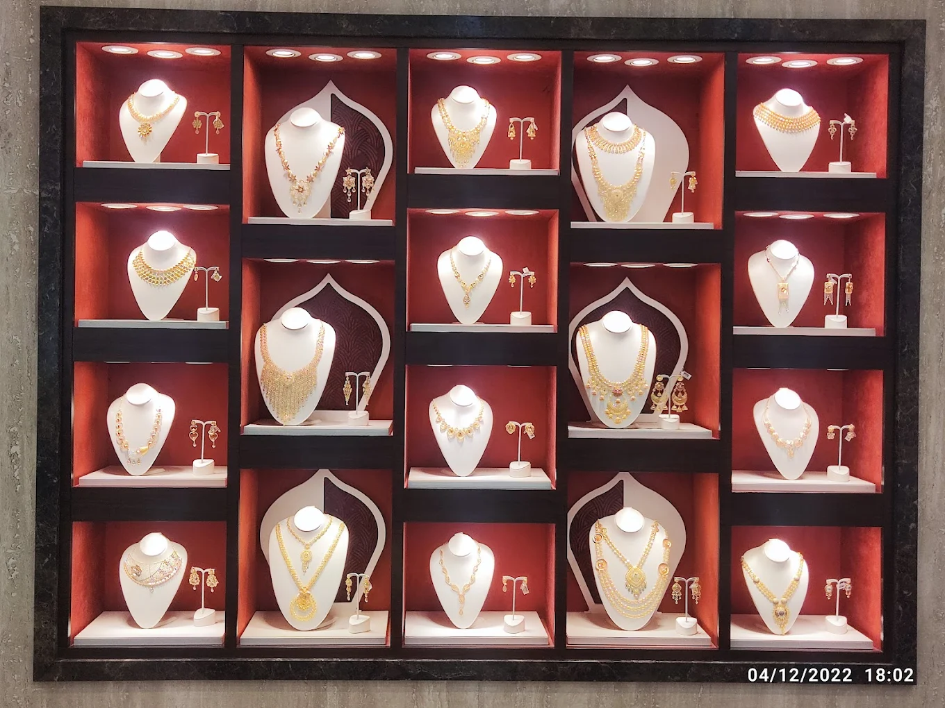 Joyalukkas Jewellery