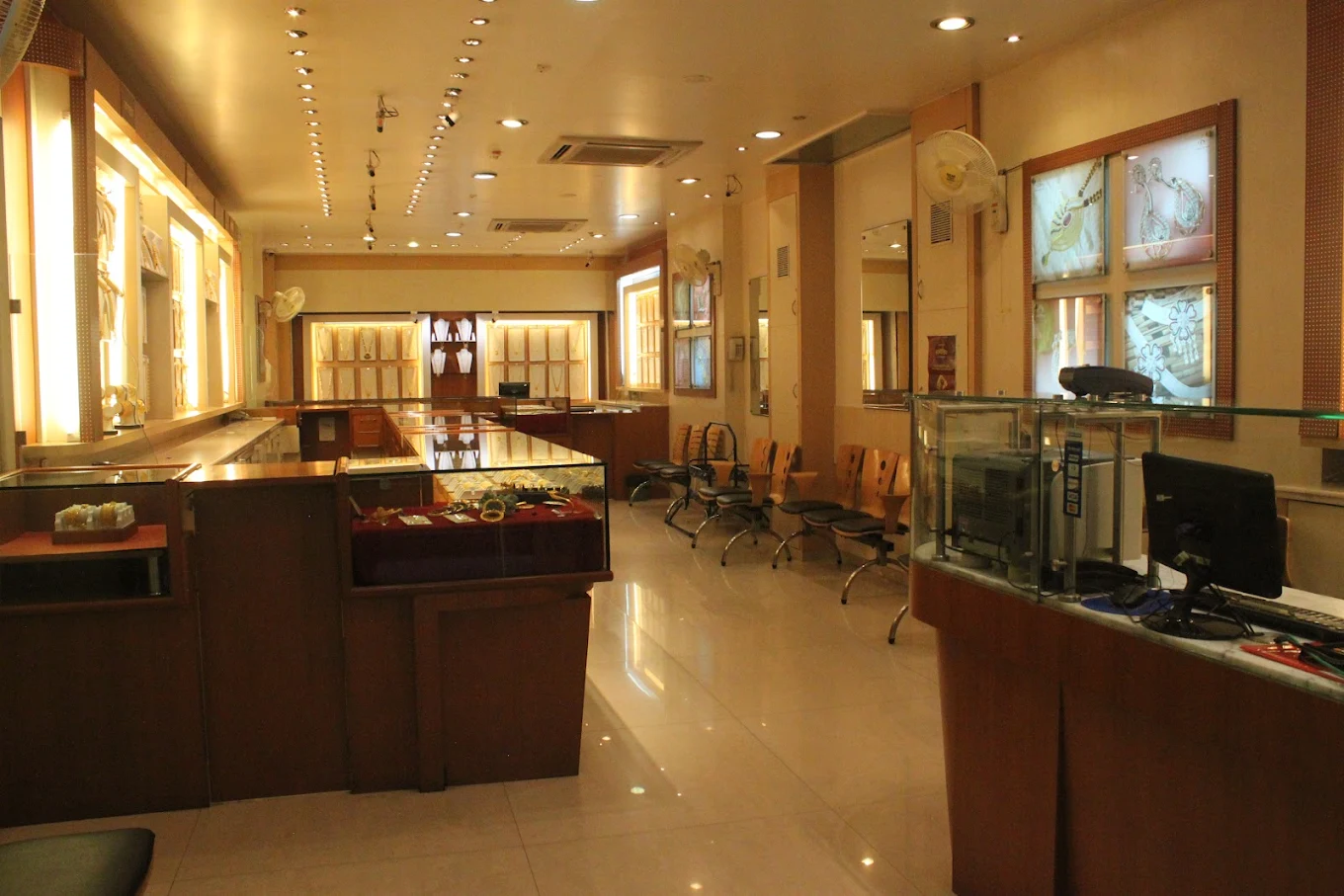 Chandukaka Saraf Jewels