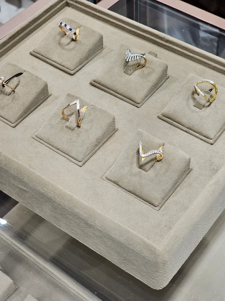 Lucira Jewellery Store