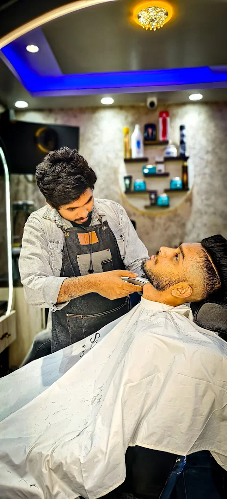 Famous Uni Salon