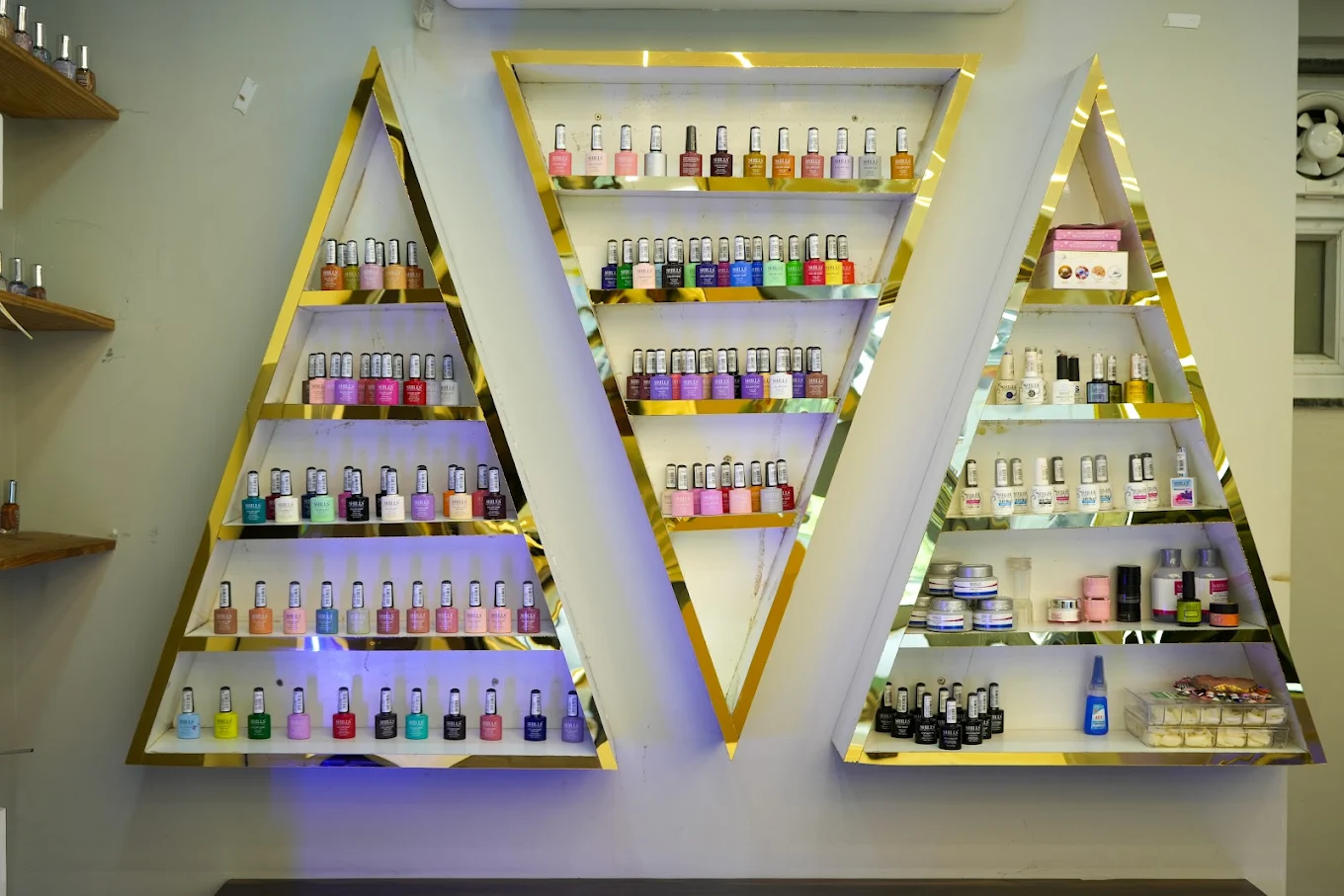 M Habib Uni Salon