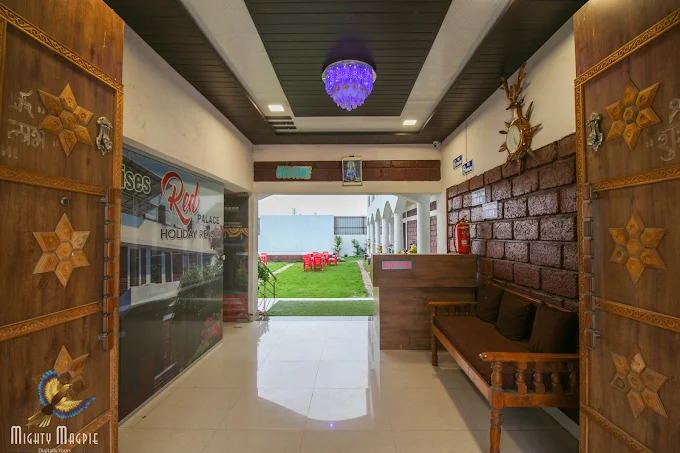 Red Palace Holiday Resort
