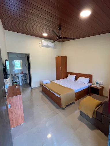 Vrisa Mountain Retreat