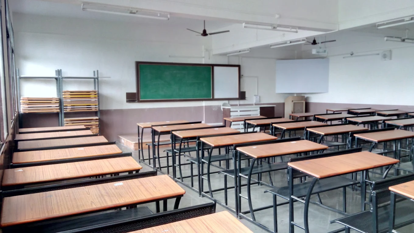 P.e.s. Modern College