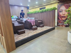 Define Salon
