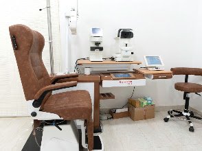 M The Brand Store Opticals