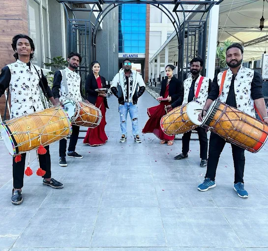 Deepak Punjabi Dholis Group - Best Dhol Wala