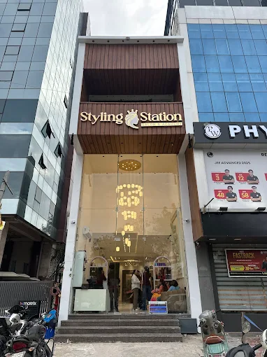 STYLING STATION SALON & ACADEMY Logo
