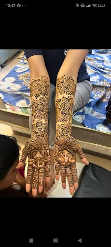 Priya Mehndi Artist