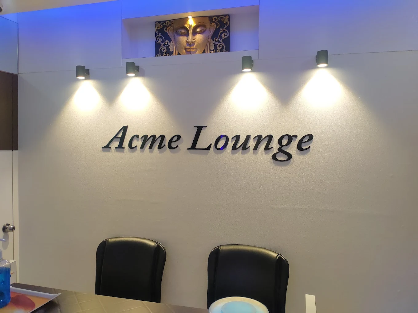 Acme Dental Lounge