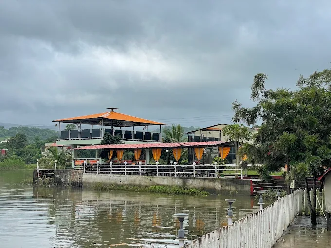 River Hunter Resort