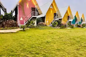 Sakhi Luxury Lake View Resort