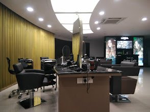 Manea The Salon