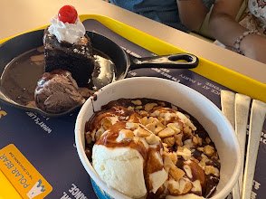 Polar Bear Ice Cream Sundaes